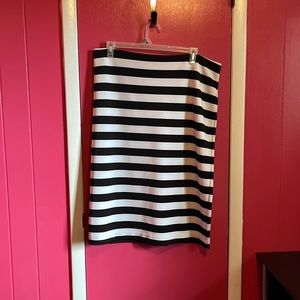 Plus Size Worthington Black & White Skirt